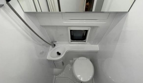 福特小房車16.8萬，內裝精致全面（適合兩人旅行）