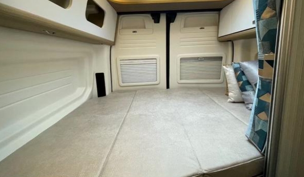 福特小房車16.8萬，內裝精致全面（適合兩人旅行）