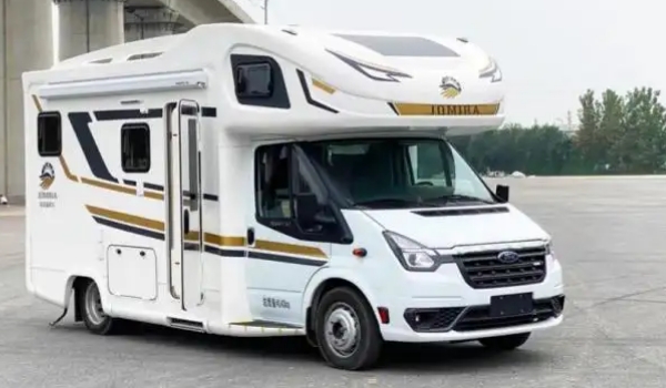 福特小房車16.8萬，內裝精致全面（適合兩人旅行）