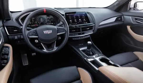 凱迪拉克ct5怎么樣，標配2.0T+10AT動力組合（配置高級豪華）