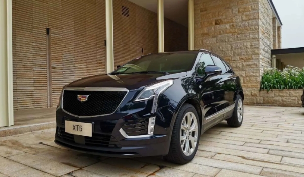 凱迪拉克xt5價(jià)格及圖片，市場(chǎng)最新款報(bào)價(jià)33萬(wàn)
