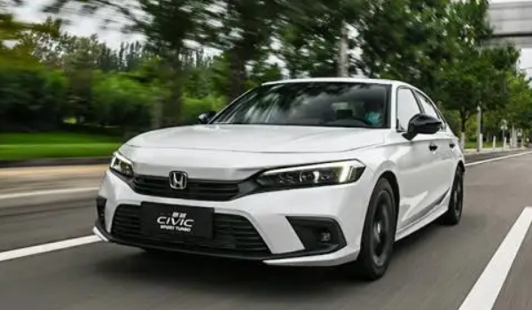 本田思域怎么樣，新款車(chē)型搭載1.5T+CVT動(dòng)力（綜合油耗不到6L）