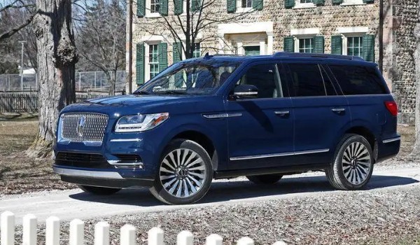 林肯領(lǐng)航員發(fā)動機(jī)怎么樣 搭載3.5T渦輪增壓發(fā)動機(jī)(動力很強(qiáng))