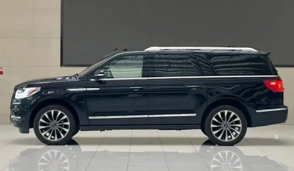 林肯領(lǐng)航員發(fā)動機(jī)怎么樣 搭載3.5T渦輪增壓發(fā)動機(jī)(動力很強(qiáng))