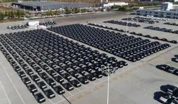 租車(chē)一天大概多少錢(qián)，具體要看是什么價(jià)位的車(chē)型（最低150元）