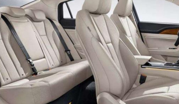 紅旗h5怎么樣值得買嗎，動力性能充沛（尺寸參數(shù)越級）