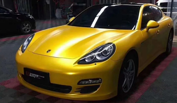 汽車改色貼膜大概多少錢，價格在3000-6000元左右