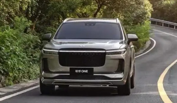 純電動(dòng)汽車(chē)十大名牌排名及價(jià)格 宏光miniev僅售3萬(wàn)(續(xù)航達(dá)300km)