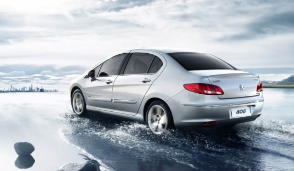 16年標(biāo)致408二手車賣多少錢 車輛售價(jià)4~7萬元之間（根據(jù)車況確定）