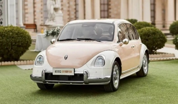 歐拉芭蕾貓電動(dòng)汽車價(jià)格及圖片 2022款歐拉芭蕾貓19萬(wàn)一臺(tái)(落地20萬(wàn))