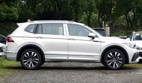 沃爾沃xc40和途觀L哪個好 途觀L動力更強(車身長達(dá)4.7米)