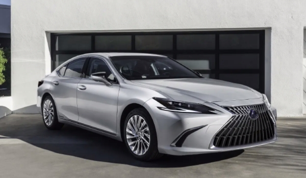 雷克薩斯ES怎么樣 性價(jià)比很高的一款車(chē)（車(chē)輛定位中大型級(jí)別）