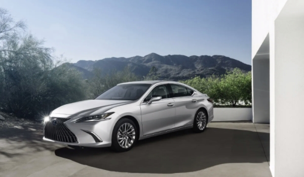 雷克薩斯ES怎么樣 性價(jià)比很高的一款車(chē)（車(chē)輛定位中大型級(jí)別）