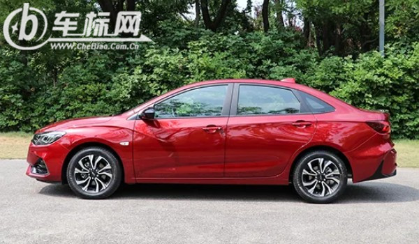 雪佛蘭科魯澤參數(shù) 搭載1.5L和1.3T發(fā)動機(車身長達4.6米)