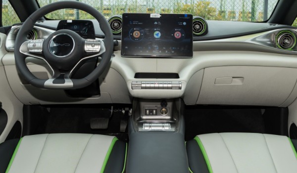 比亞迪海豚汽車報(bào)價(jià)及圖片 2021款海豚售價(jià)10萬(分期首付3萬)