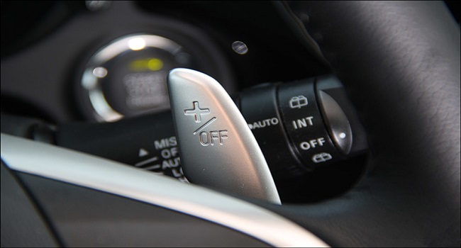 換擋撥片是干什么的，用于自動擋車型在手動模式下的手動升檔或降檔