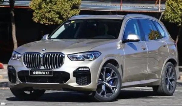 寶馬x5分期付款首付多少 分期首付18萬(wàn)(36期月供12645元)