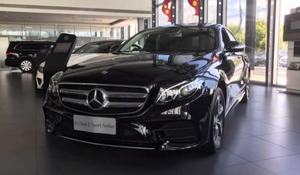 奔馳e300l新車(chē)報(bào)價(jià)2022款價(jià)格 奔馳e300l新車(chē)僅售48.15萬(wàn)（全款落地53.89萬(wàn)元）