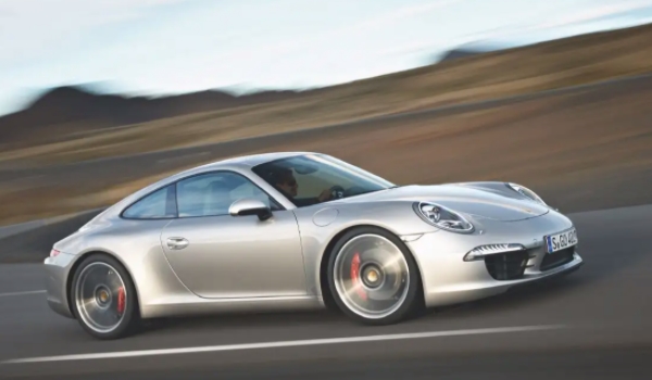 保時(shí)捷30萬(wàn)一50萬(wàn)車型圖片 目前沒(méi)有30萬(wàn)到50萬(wàn)的車型區(qū)間