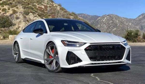 奧迪rs7落地價(jià)要多少錢 rs7落地176萬(wàn)(分期首付44萬(wàn))