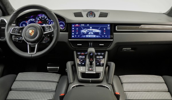 保時(shí)捷卡宴分期付款首付多少 分期首付27萬(36期月供19292元)