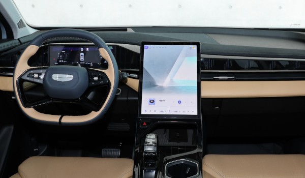 吉利博越l油耗2.0t 百公里油耗實(shí)測7.6L(油耗一公里6毛錢)