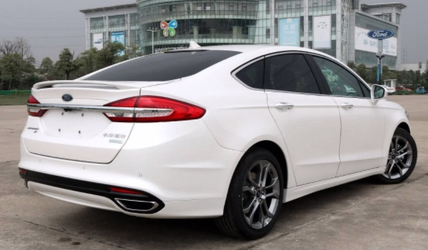 福特蒙迪歐二手車價(jià)格 不同車況價(jià)格不同（二手車價(jià)格5-15萬(wàn)元之間）