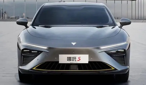 哪吒s2022款電動(dòng)汽車(chē)報(bào)價(jià) 哪吒s2022款19萬(wàn)一輛(第七年保值率32%)