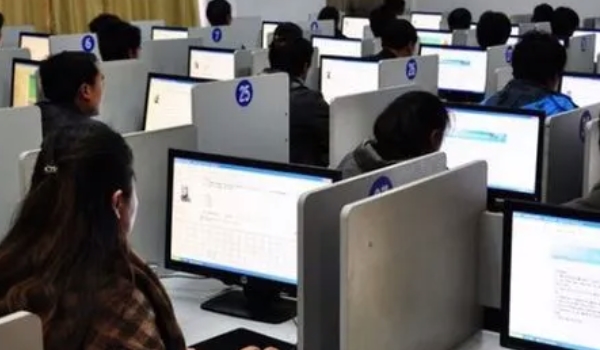 考完科目一多久可以預(yù)約科目二 需要在7~10天之后才能夠開(kāi)始預(yù)約