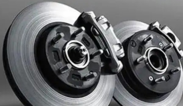 剎車異響尖叫怎么處理 兩種處理方法(檢修剎車盤(pán))