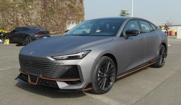 長安univ發(fā)動機怎么樣 輸出馬力可達233匹(搭載1.5T和2.0T發(fā)動機)