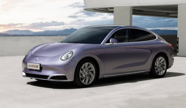 歐拉閃電貓2022款落地價(jià) 2022款落地19萬(新車售價(jià)18萬元)