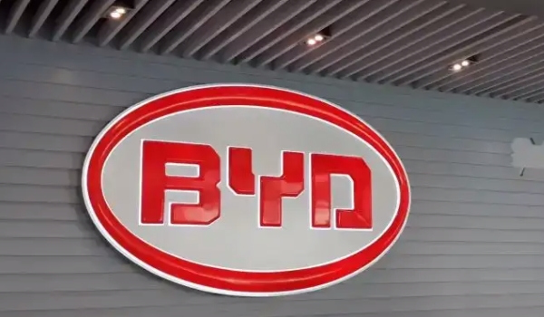 比亞迪是合資還是國(guó)產(chǎn) 是屬于國(guó)產(chǎn)的（總部位置在深圳）