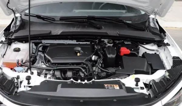 江鈴福特和長(zhǎng)安福特發(fā)動(dòng)機(jī)一樣嗎 不是相同發(fā)動(dòng)機(jī)（由福特提供）