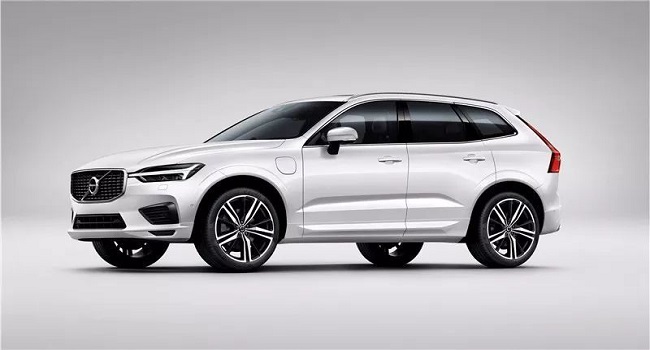 沃爾沃xc60電混新款價格，官方指導(dǎo)價為37.39萬-47.49萬