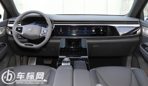 極狐阿爾法t報(bào)價(jià)及圖片 2022款極狐阿爾法t售價(jià)21萬(wàn)(分期首付6萬(wàn))