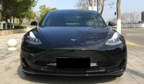 特斯拉最便宜的一款多少錢 model 3售價(jià)26萬(wàn)一輛(落地27萬(wàn))