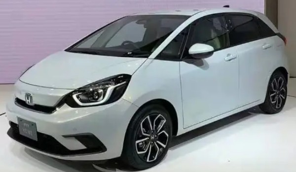 本田飛度分期付款首付多少 分期首付2萬(wàn)(36期月供1563元)