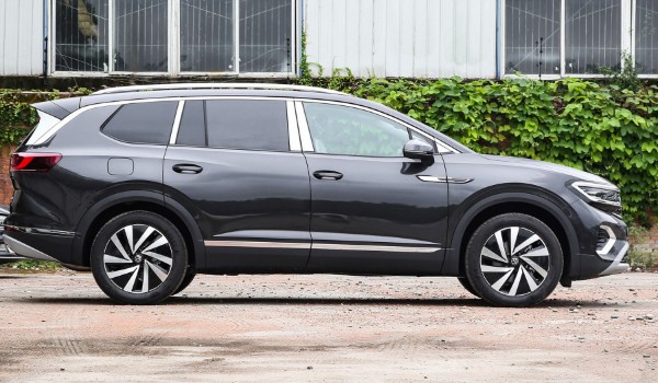 大眾途昂與攬境哪個更值得買 攬境車身長達(dá)5.1米(配置功能豐富)