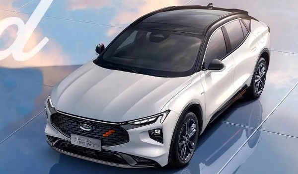 福特evos分期首付多少錢 分期首付5萬(wàn)(36期月供3758元)