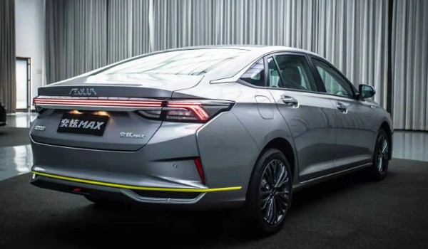 奕炫MAX真實(shí)口碑 輸出馬力可達(dá)190匹(車身長(zhǎng)達(dá)4797mm)