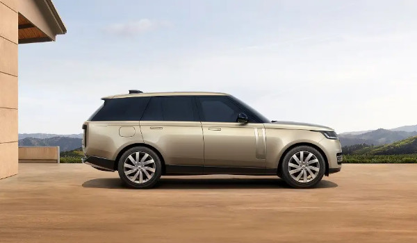 路虎攬勝這車到底怎么樣 百公里油耗12L(輸出馬力可達(dá)530匹)