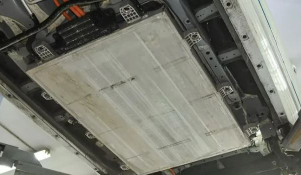 比亞迪換電池多少錢(qián) 比亞迪換電池6萬(wàn)元到8萬(wàn)元之間