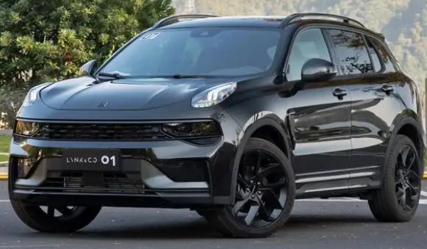 領(lǐng)克01怎么樣值得買嗎 百公里油耗8L(輸出馬力可達(dá)254匹)