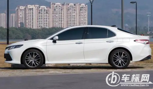 2022款豐田凱美瑞報(bào)價(jià)及圖片 2022款凱美瑞售價(jià)16萬(wàn)(分期首付4萬(wàn))