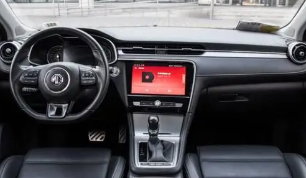 名爵6怎么樣值得買嗎 車身長(zhǎng)達(dá)4.7米(百公里油耗8L)