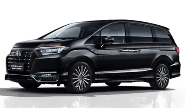 艾力紳和威然誰更好 威然動力更強(車身長達(dá)5.3米)