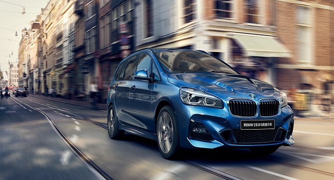 進(jìn)口寶馬2系多功能旅行車怎么樣，內(nèi)飾溫馨舒適適合旅行駕駛