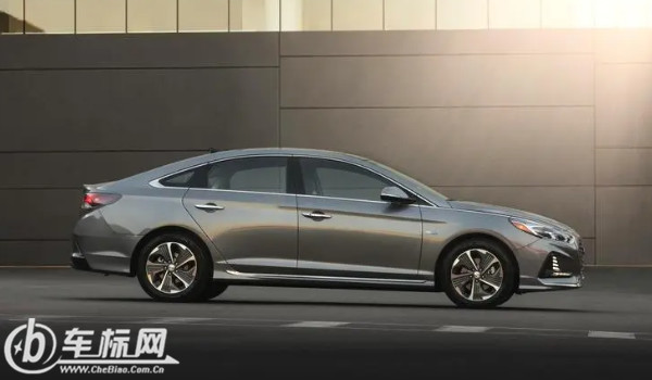 現(xiàn)代索納塔二手車價(jià)格 二手索納塔售價(jià)7萬(wàn)(表顯里程6.48萬(wàn)公里)