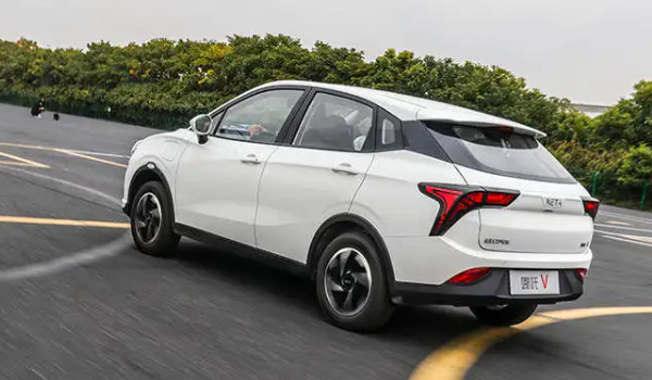 哪吒v2022款電動(dòng)汽車報(bào)價(jià) 2022款哪吒v售價(jià)7萬(wàn)(落地8萬(wàn))